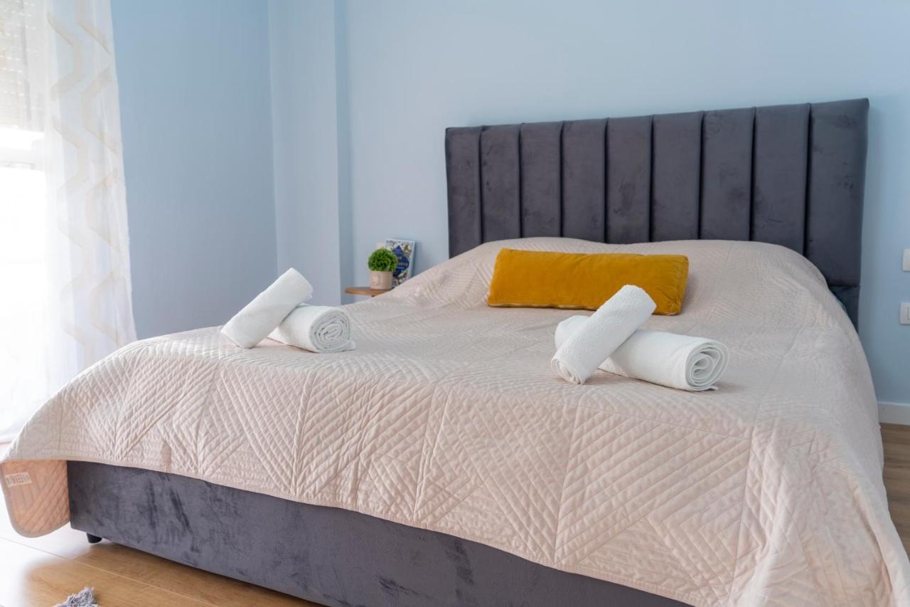Cane Apartment New Bazaar Tirana Bagian luar foto